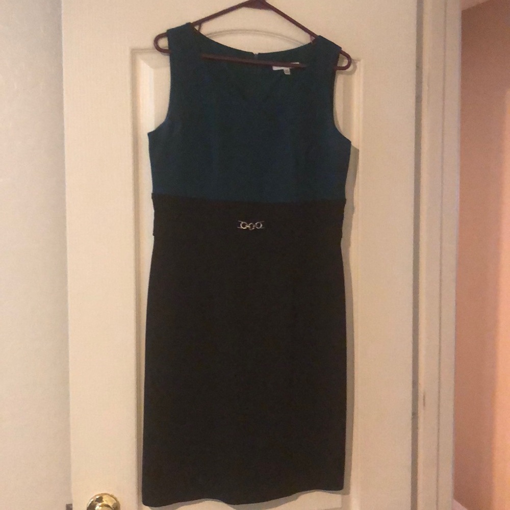 Straight dress with attached silver belt at waist